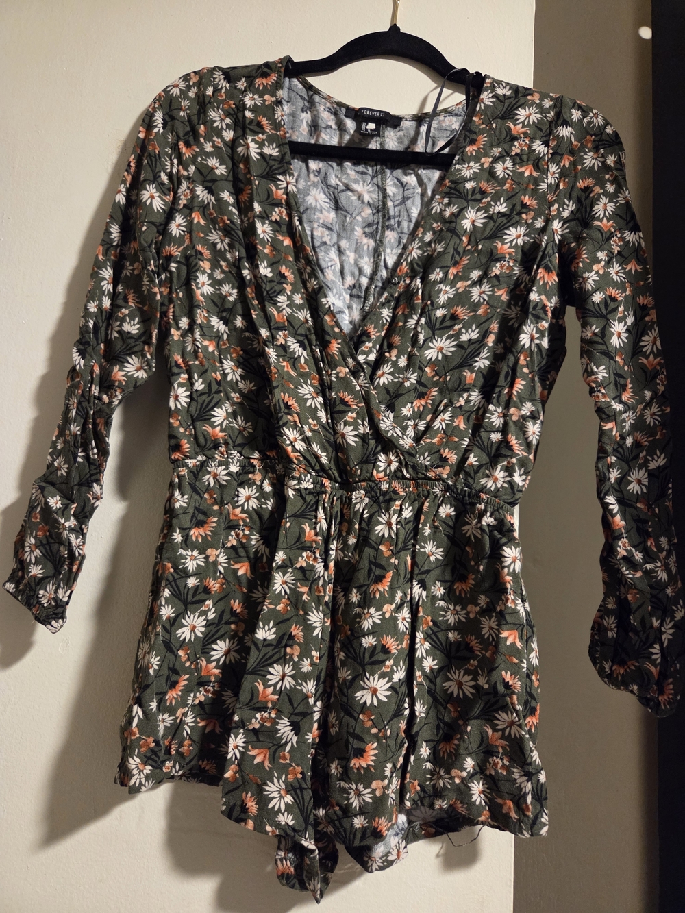 Forever 21 Floral Printed Top in Olive and White
